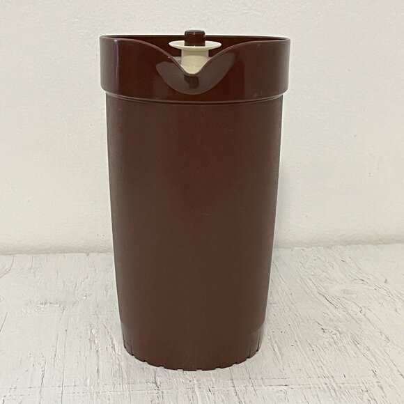 Vintage Brown Tupperware Pitcher With Pop Top Lid 800-11 Made In U.S.A - Picture 4 of 10